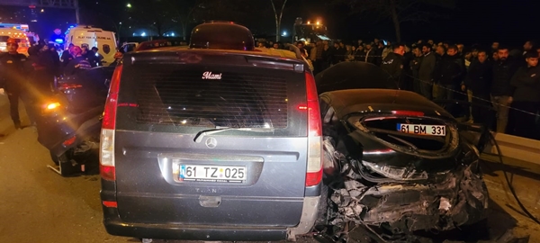 Foto - Trabzon'da zincirleme kaza: 1 ölü, 5 yaralı