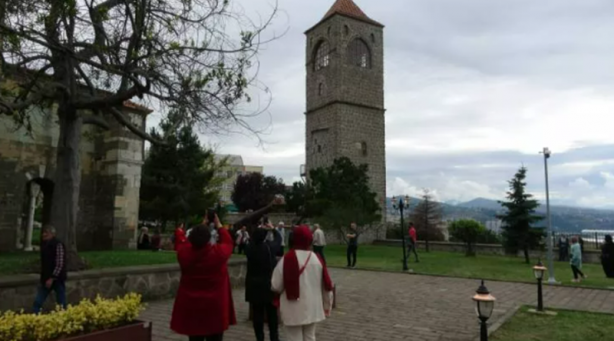 Foto - Trabzon’daki Ayasofya Camii müzeden camiye dönüştürüldü! Turistler akın etti