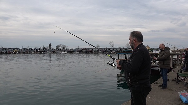 Foto - Trabzon'dan kaçan somonlar Rizelilerin yüzünü güldürdü