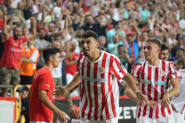 Foto - Trabzonspor Antalya'da ağır yara aldı