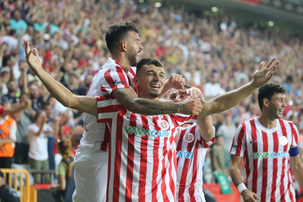 Foto - Trabzonspor Antalya'da ağır yara aldı