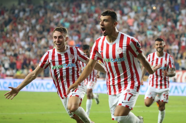 Foto - Trabzonspor Antalya'da ağır yara aldı