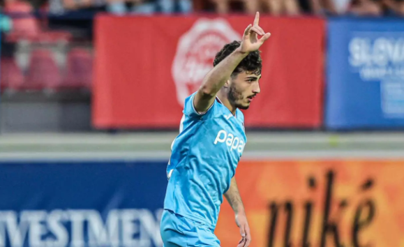 Foto - Trabzonspor maçında bomba bozkurt selamı! UEFA, Almanya, Batı hepsi deliye dönecek hepsi