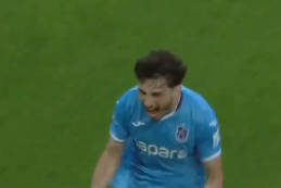 Foto - Trabzonspor maçında bomba bozkurt selamı! UEFA, Almanya, Batı hepsi deliye dönecek hepsi