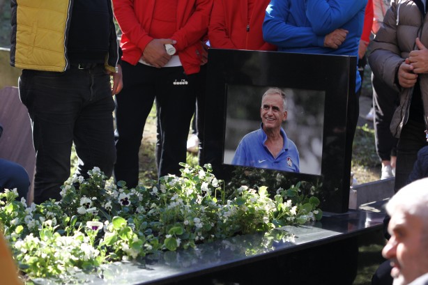 Foto - Trabzonspor'un efsanesi Kadir Özcan mezarı başında anıldı