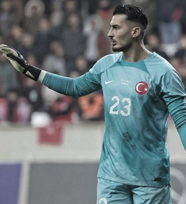 Foto - Trabzonspor'un korktuğu başına geldi! Art arda takımlar sıralanırken büyük sürprize imza atacak!