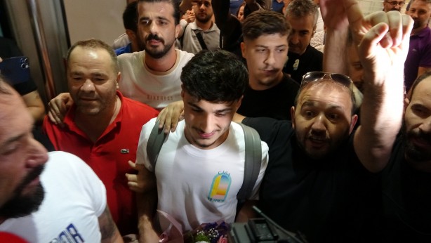 Trabzonspor'un yeni transferi Cihan Çanak, Trabzon'a geldi