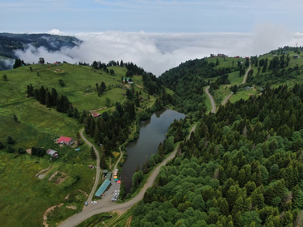 Foto - Trabzon’un saklı güzelliği: Balıklı Göl