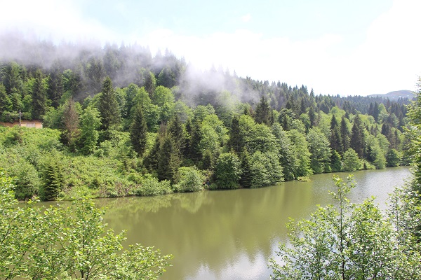 Foto - Trabzon’un saklı güzelliği: Balıklı Göl