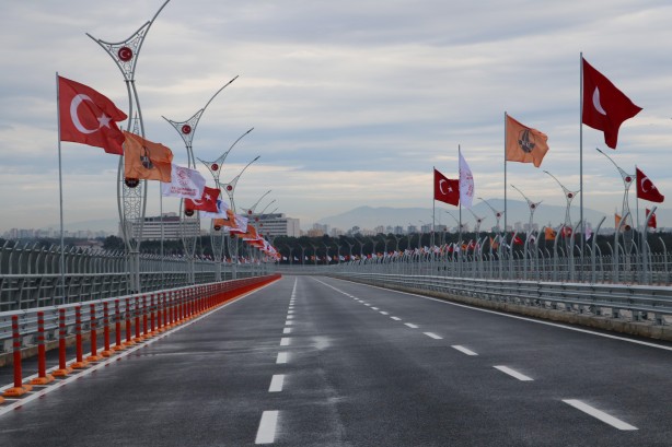 Foto - Trafiğe nefes aldıracak! Türkiye'nin en uzun 4. köprüsü yarın hizmete giriyor