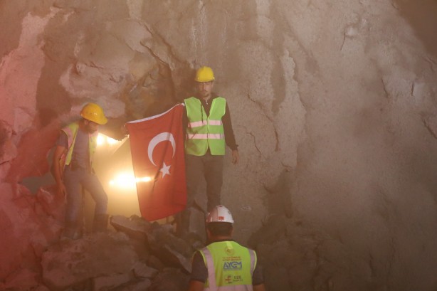 Foto - Trafiği rahatlatacak! 2023'te açılacak dev metro projesinin tünelinde ışık gözüktü