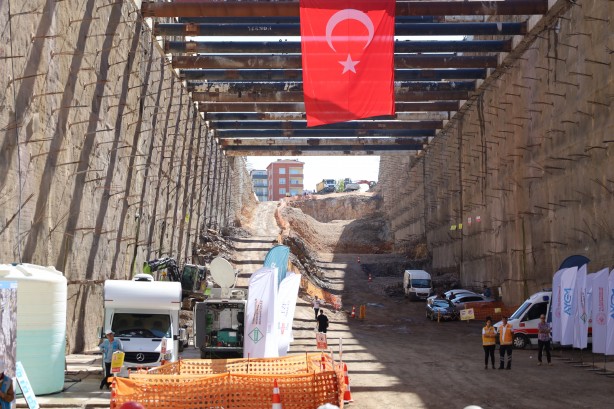 Foto - Trafiği rahatlatacak! 2023'te açılacak dev metro projesinin tünelinde ışık gözüktü
