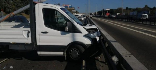 Foto - Trafik durdu! E-5'i kilitleyen kaza