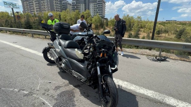 Foto - Trafik kazasında iki motosikletin sürücüsü yaralandı