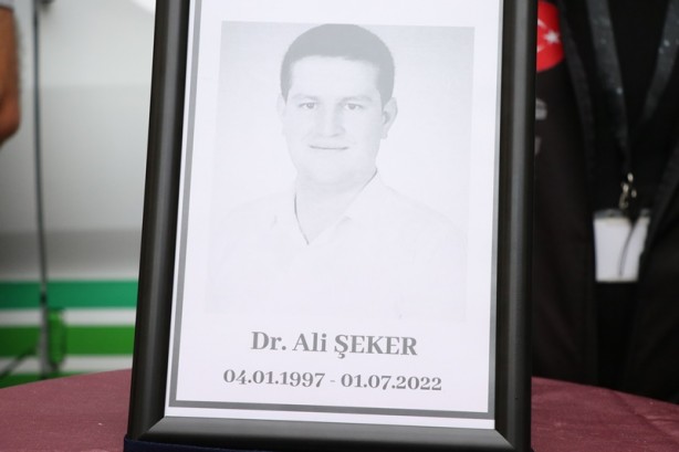 Foto - Trafik kazasında yaralanan doktor, hastanede hayatını kaybetti