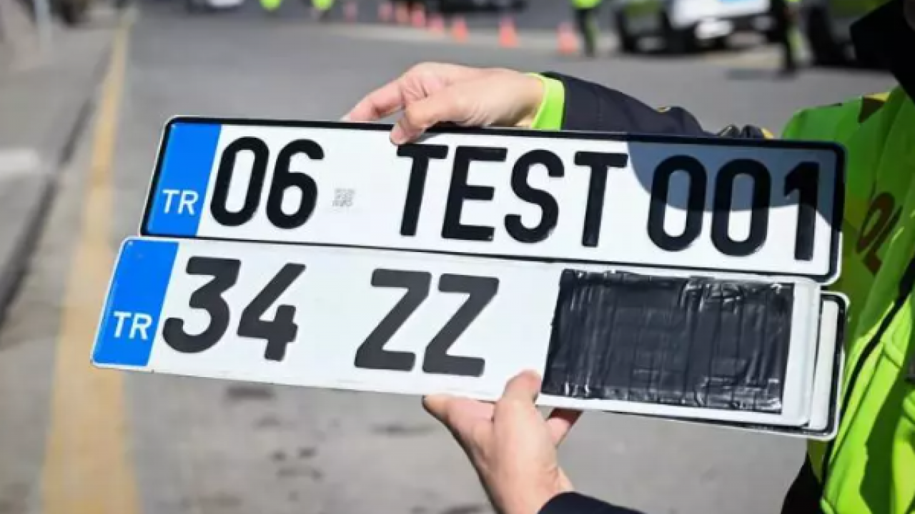 Trafikte yeni dönem resmen başladı: 140 bin lira cezası var!