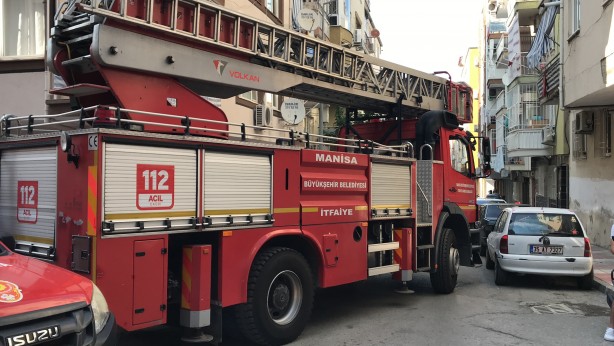 Foto - Trajikomik olay! Eşyaları sokağa atması yanlış anlaşılınca olanlar oldu