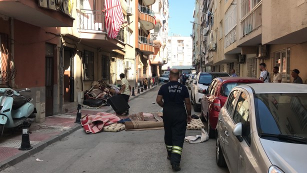 Trajikomik olay! Eşyaları sokağa atması yanlış anlaşılınca olanlar oldu