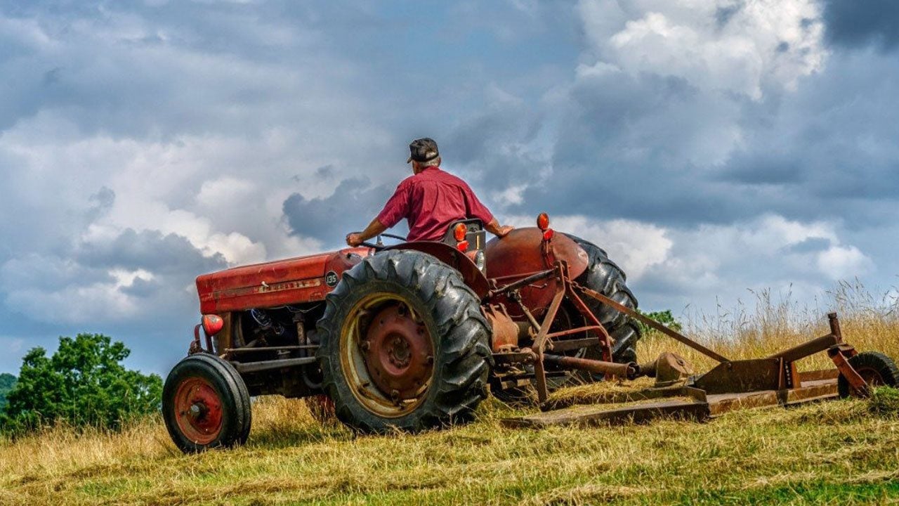 Foto - Traktörü için mazota para yetiştiremeyince kendisi yaptı: Günde 150 litre üretiyor 