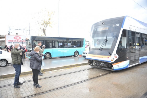 Foto - Tramvayın çarptığı yaya ağır yaralandı
