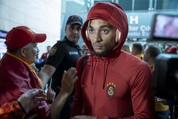 Foto - Transferde bomba gelişme! Galatasaray'ın yıldızı Sacha Boey ayrılığı böyle duyurdu