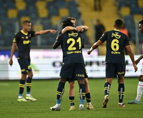 Transferde dev kapışma! Fenerbahçe Barcelona'nın gözdesine kancayı taktı