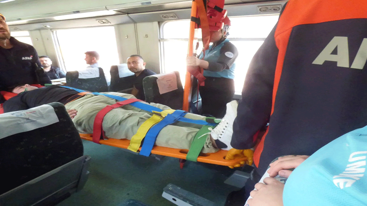 Foto - Tren kazası mı tatbikat mı belli değil! Neredeyse aynı, ilginç anlar, Türkiye gördü, ilgili olay açıklama, yangın tam, işte böyle bomba