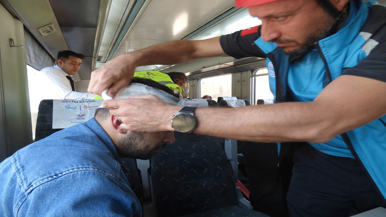 Foto - Tren kazası mı tatbikat mı belli değil! Neredeyse aynı, ilginç anlar, Türkiye gördü, ilgili olay açıklama, yangın tam, işte böyle bomba