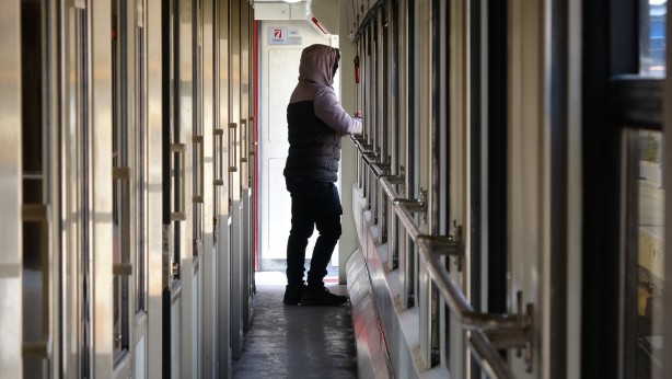 Foto - Tren vagonları depremzedelerin evi oldu