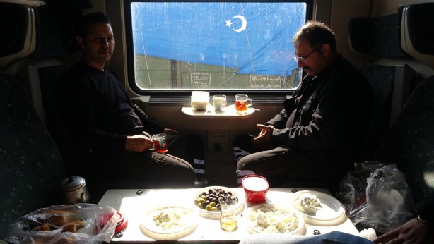 Foto - Tren vagonları depremzedelerin evi oldu