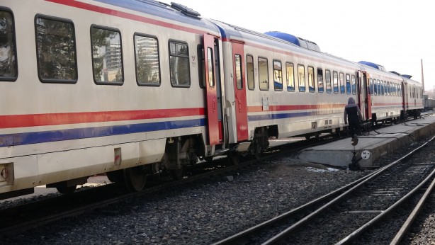 Foto - Tren vagonları depremzedelerin evi oldu