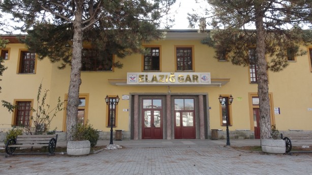 Foto - Tren vagonları depremzedelerin evi oldu