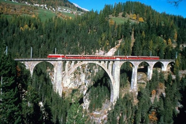 Foto - Tren yolunda muhteşem manzara