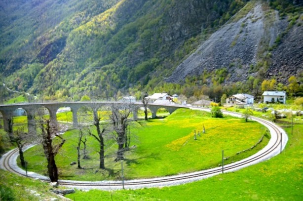Foto - Tren yolunda muhteşem manzara