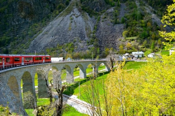 Foto - Tren yolunda muhteşem manzara