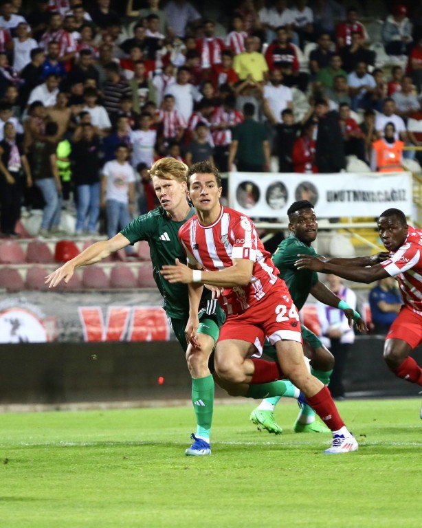 Foto - Trendyol 1. Lig: Boluspor: 2 - Esenler Erokspor: 1