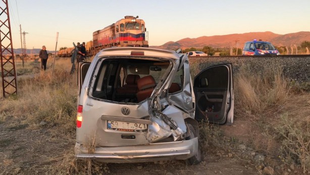 Foto - Trenin çarptığı kaçakçıdan pes dedirten hareket