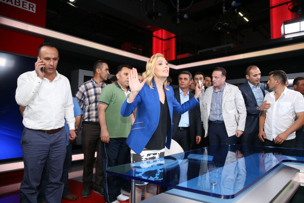 Foto - TRT Binası Özgürlüğe Kavuştuktan Sonra - 15 Temmuz