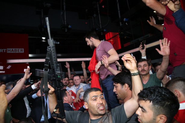 Foto - TRT Binası Özgürlüğe Kavuştuktan Sonra - 15 Temmuz