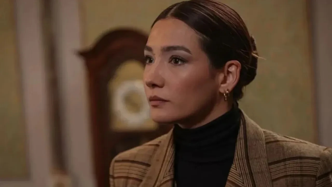 Foto - TRT’den şutlanan Aybüke Pusat’tan dikkat çeken hamle! Tencere yuvarlandı, kapağını buldu