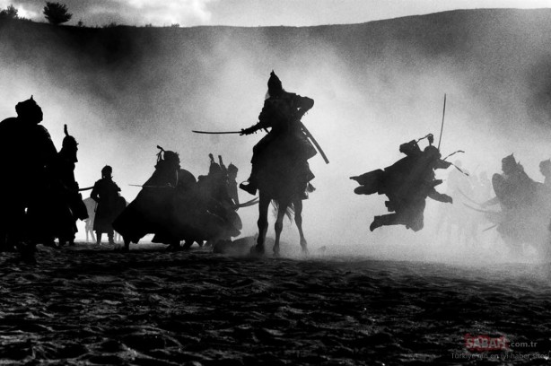 TRT'nin yeni Diriliş Ertuğrul'u bombaları peş peşe patlattı! Son 24 saatte...