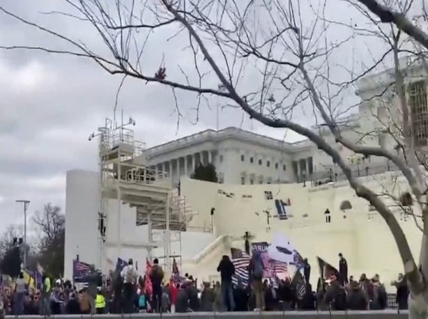 Foto - Trump destekçileri, Kongre binasını bastı!