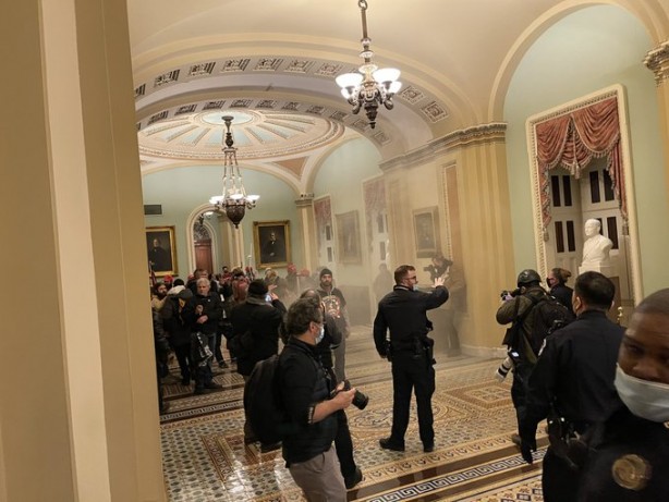 Foto - Trump destekçileri, Kongre binasını bastı!