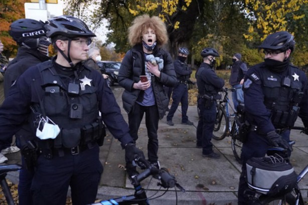 Foto - Trump kaybetti! Ortalık savaş alanına döndü