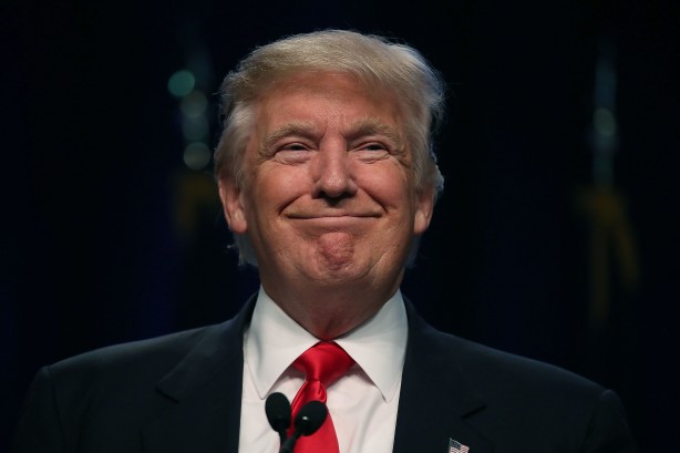 Trump koronavirüs test sonucunu açıklayıp apar topar Arizona'ya gitti