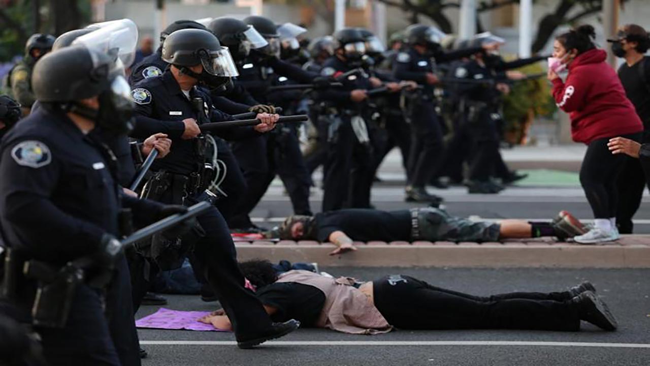 Foto - Trump'a California'dan dava! Los Angeles sokakları savaş alanına döndü