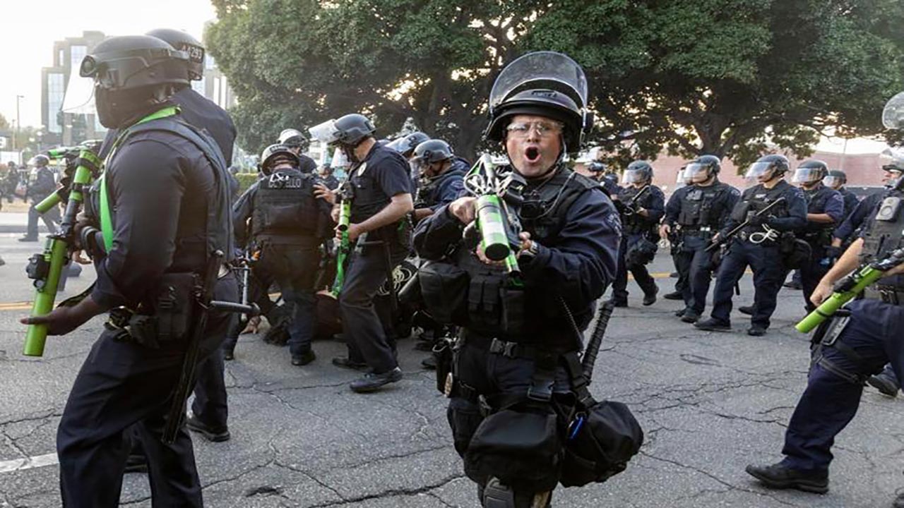 Foto - Trump'a California'dan dava! Los Angeles sokakları savaş alanına döndü