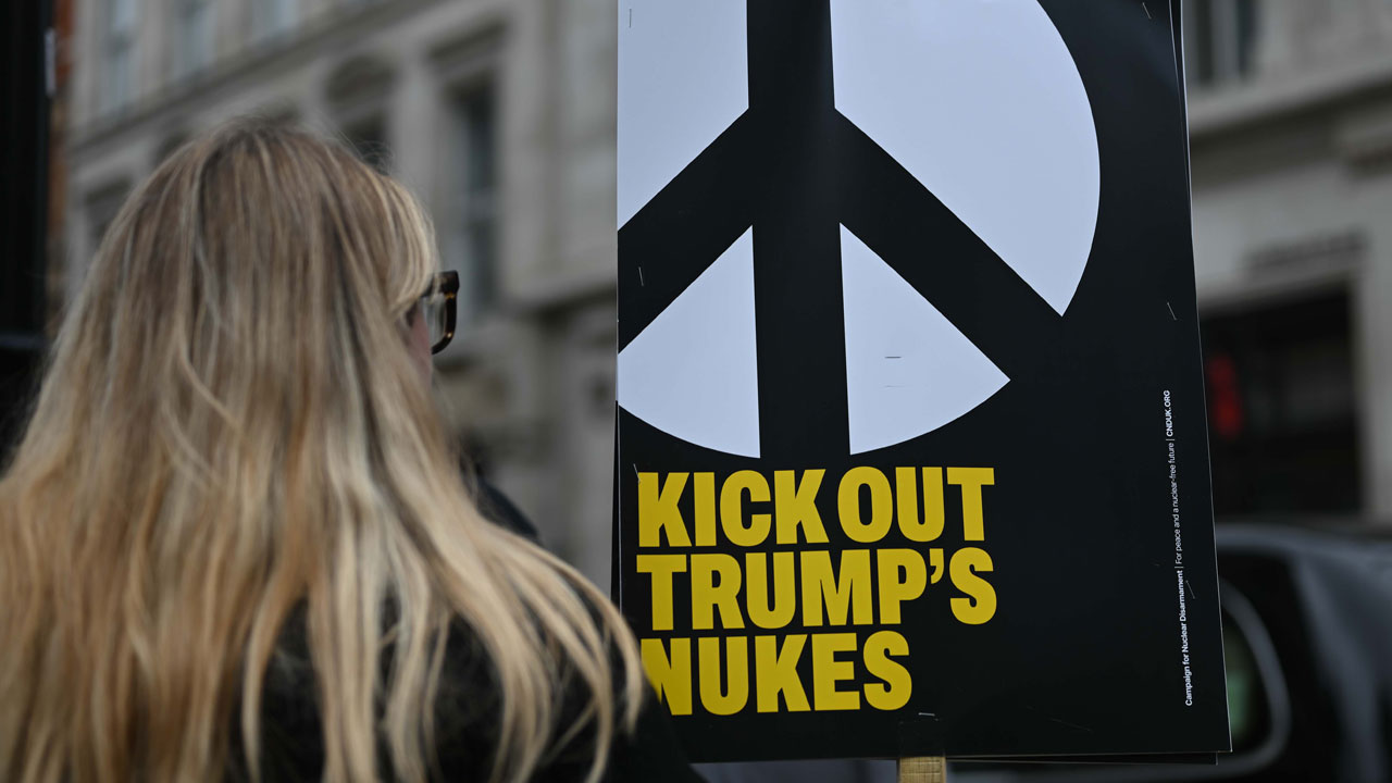 Foto - Trump’a soğuk duş! Londra siyonist hamisini protesto etti