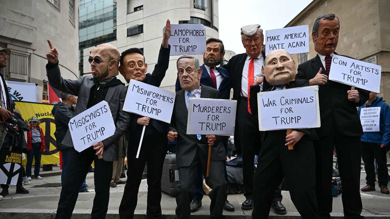 Foto - Trump’a soğuk duş! Londra siyonist hamisini protesto etti