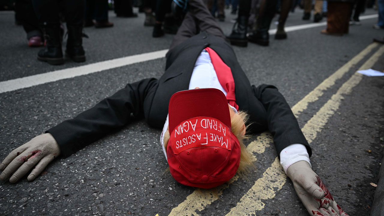 Foto - Trump’a soğuk duş! Londra siyonist hamisini protesto etti
